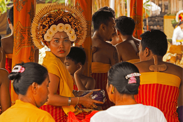 bali local dress